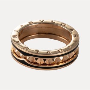Anel Bvlgari em ouro e cerâmica