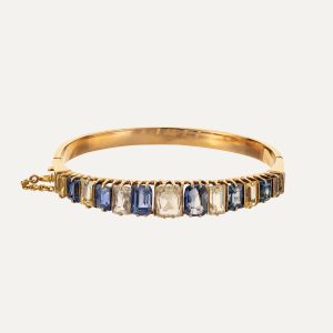 Pulseira em ouro amarelo 19,2 kt com safiras em engaste retangular