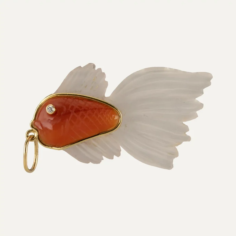 9003213-pendente-peixe-cristal-rocha-brilhante-ouro-amarelo-alexandra-matias-jewelry-P1-scaled 9003213-pendente-peixe-cristal-rocha-brilhante-ouro-amarelo-alexandra-matias-jewelry-P1-scaled