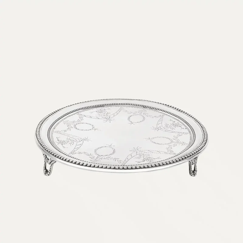 9003644-sec-XVIII-salva-prata-tres-pes-contraste-lisboa-marca-ourives-sec-XVIII-alexandra-matias-jewelry-P1